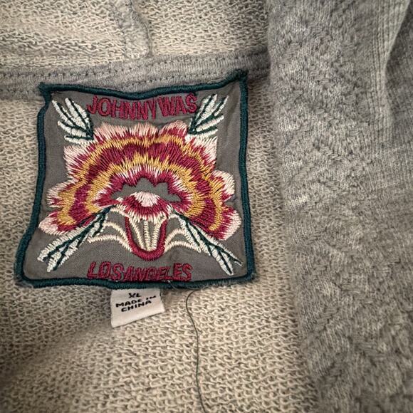 Johnny Was Embroidered Gray Short Sleeve Hoodie Top #1338 Size XL - Picture 3 of 3